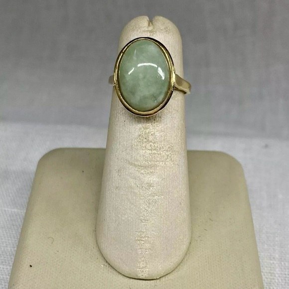 VINTAGE Jade 14K Solid Gold Oval Cabochon Ring Size 5 - Picture 2 of 12